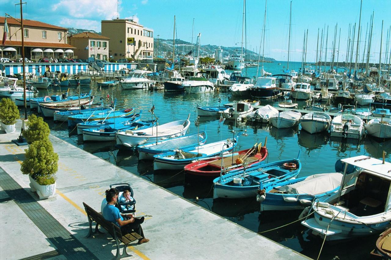 Wh - Dolce Vita - Bilocale - 5 Minuti Dal Centro - Parcheggio Gratuito - Wifi 圣雷默 外观 照片