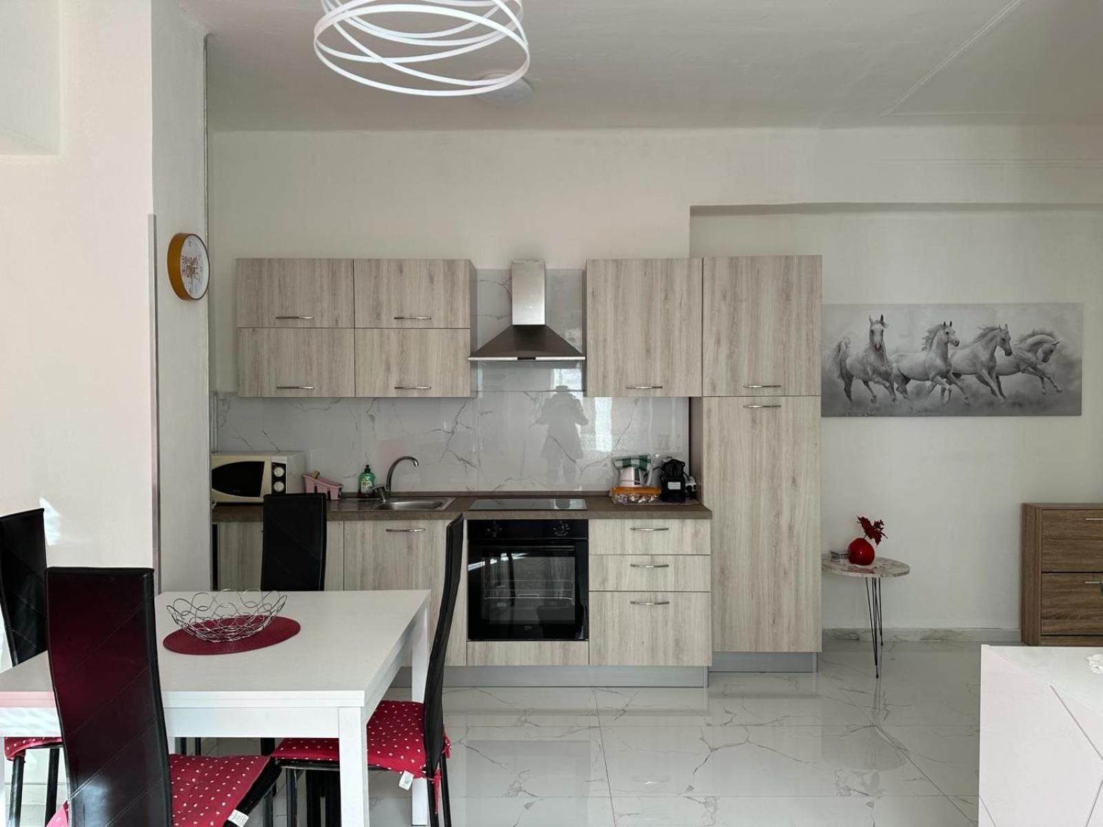 Wh - Dolce Vita - Bilocale - 5 Minuti Dal Centro - Parcheggio Gratuito - Wifi 圣雷默 外观 照片